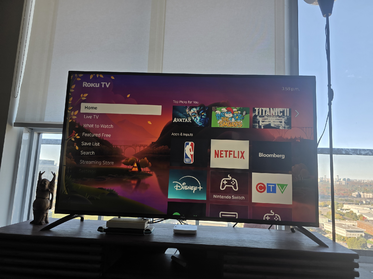 Roku tv 55” UHD TV RTRU5528
