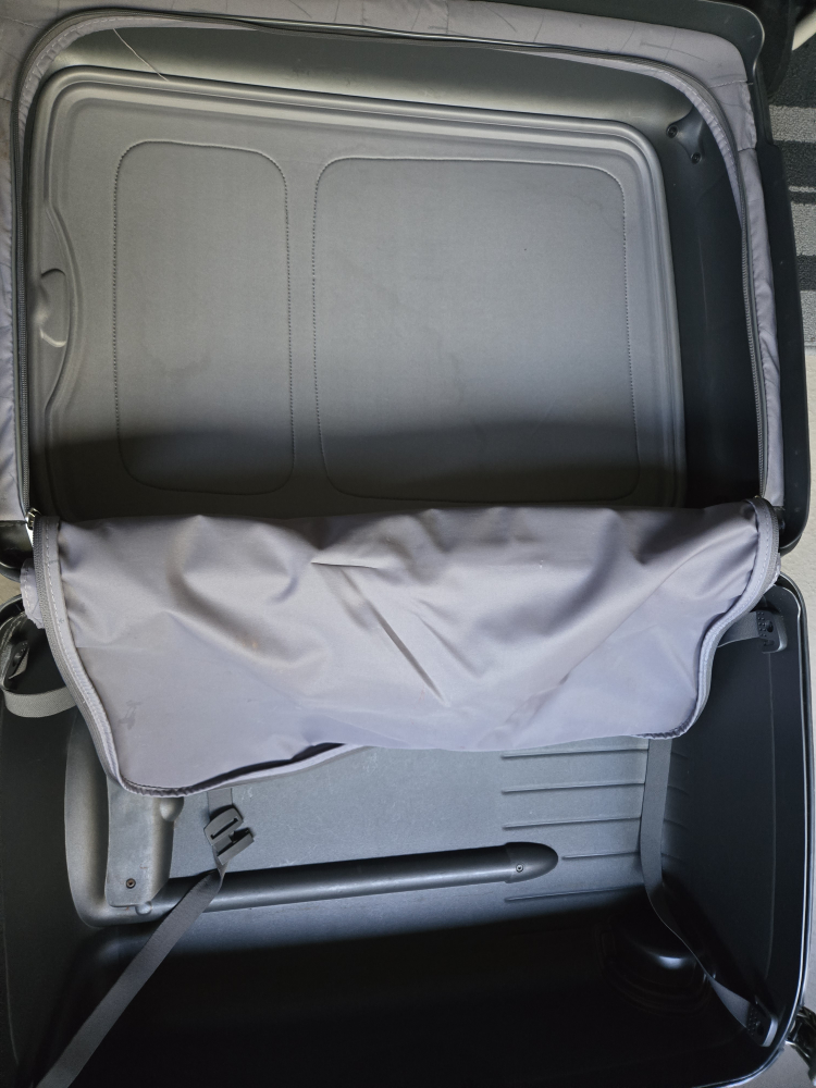 Samsonite Black Rolling Suitcase - photo 5