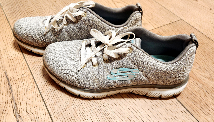 Skechers Air-Cooled Memory Foam Shoes - Size 5.5 - photo 4
