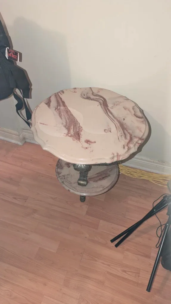 Marble Accent Table image indicator(2)