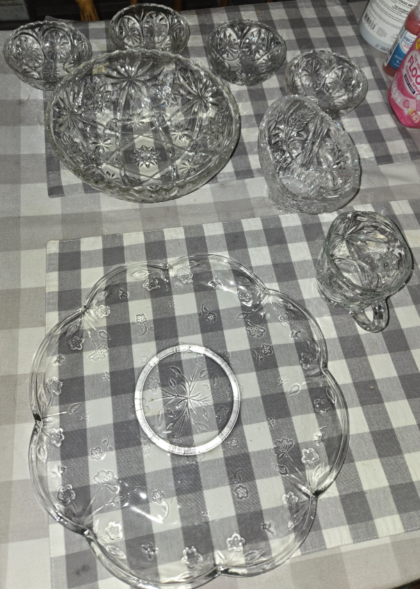 Vintage Cut Glass Bowl Set - photo 2