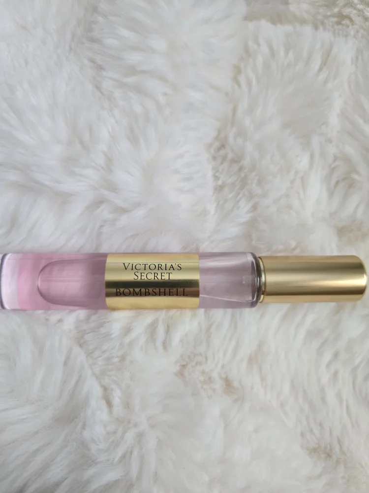 Victoria's Secret Perfume Bundle image indicator(3)