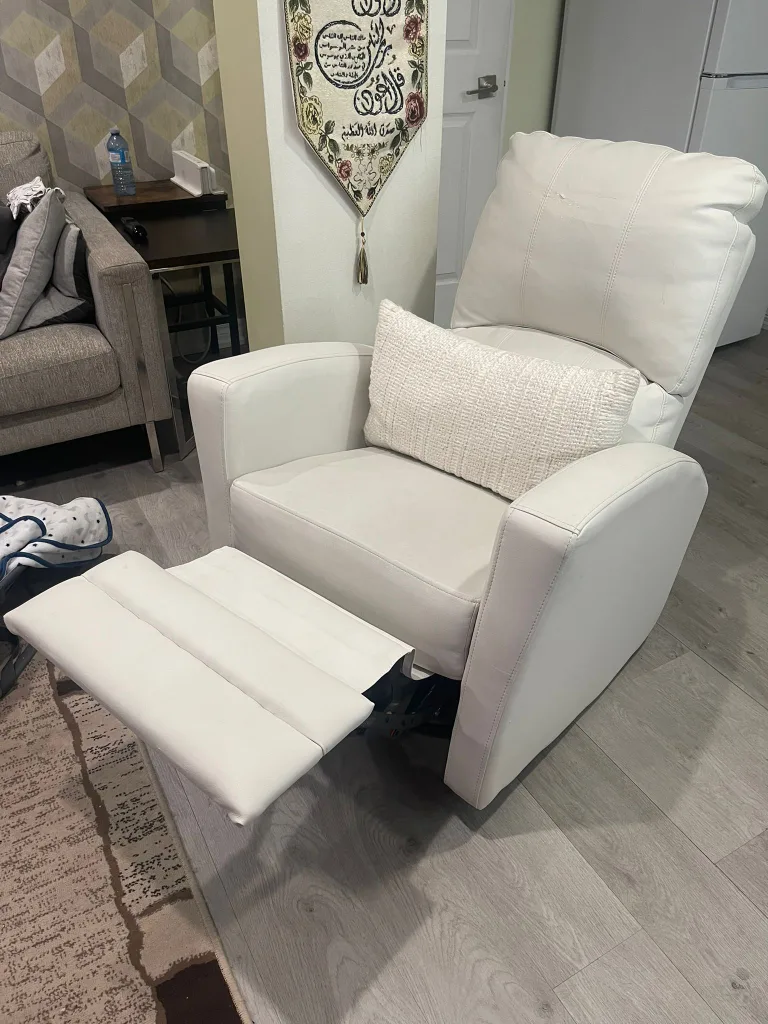 White Leather Recliner Chair image indicator(2)