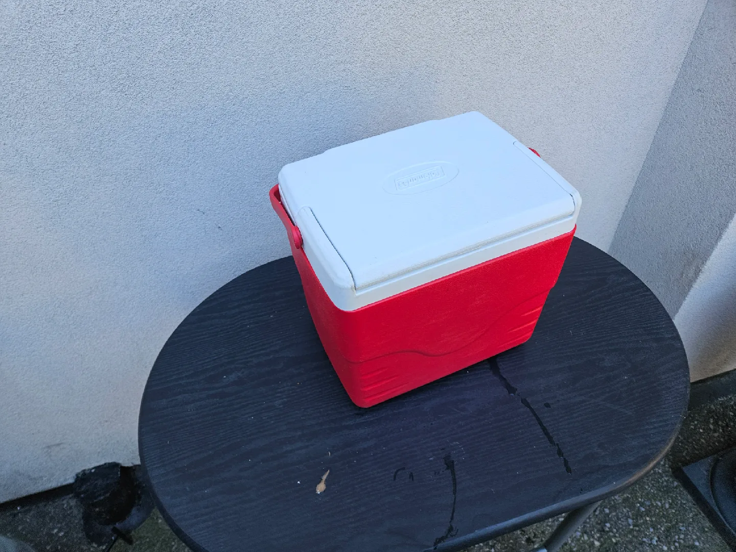 Coleman Red & White Cooler image indicator(4)