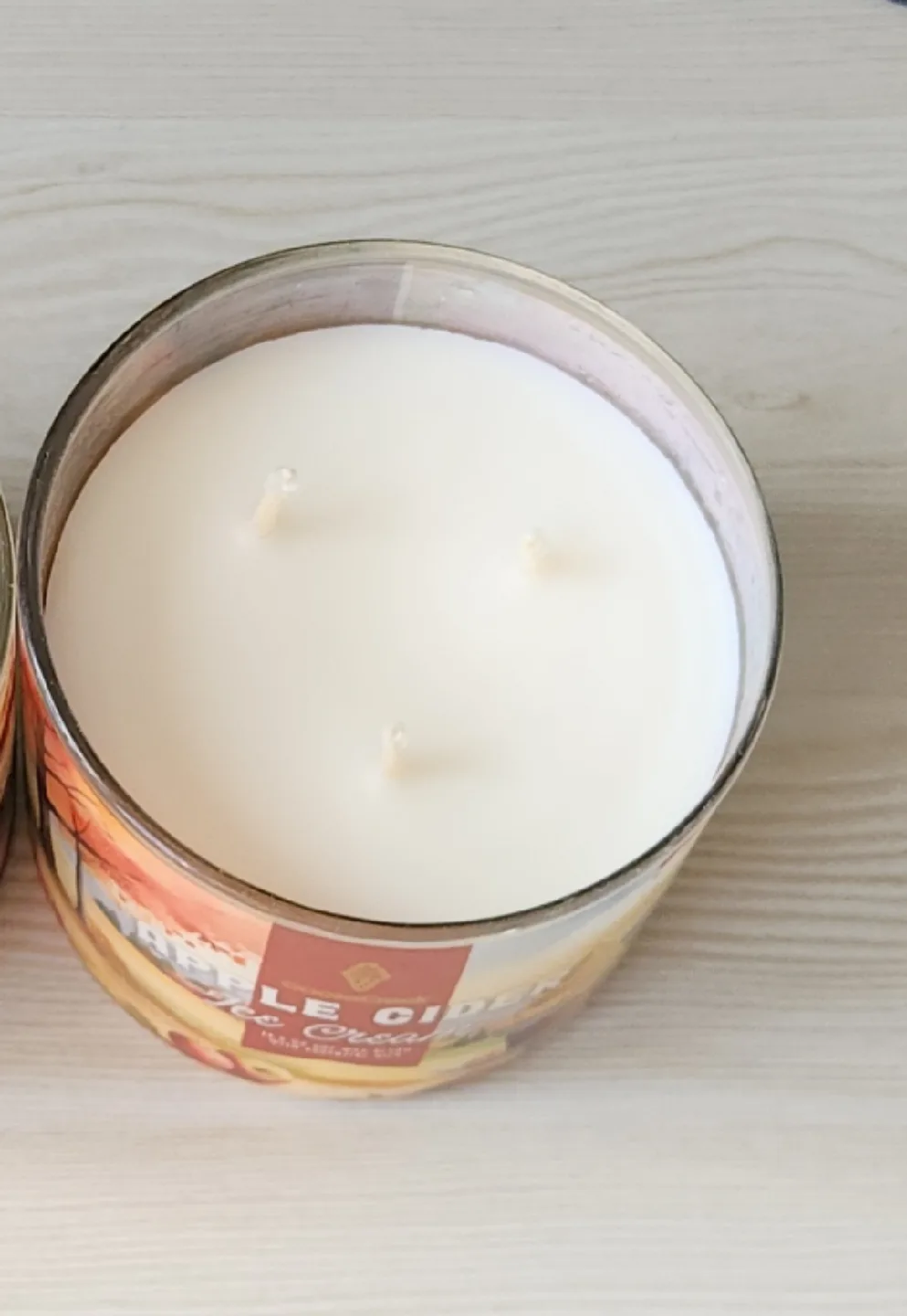 Apple cider ice cream 3 wick candle 🥕 image indicator(2)