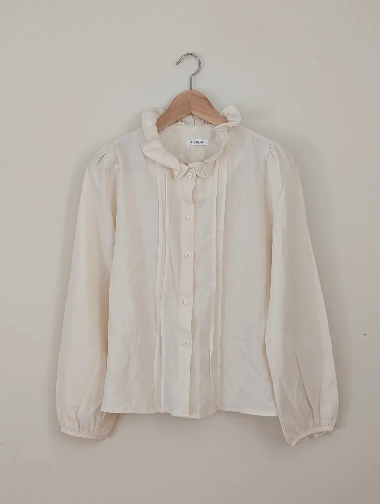 Refresh Cream Ruffle Collar Long Sleeve Blouse