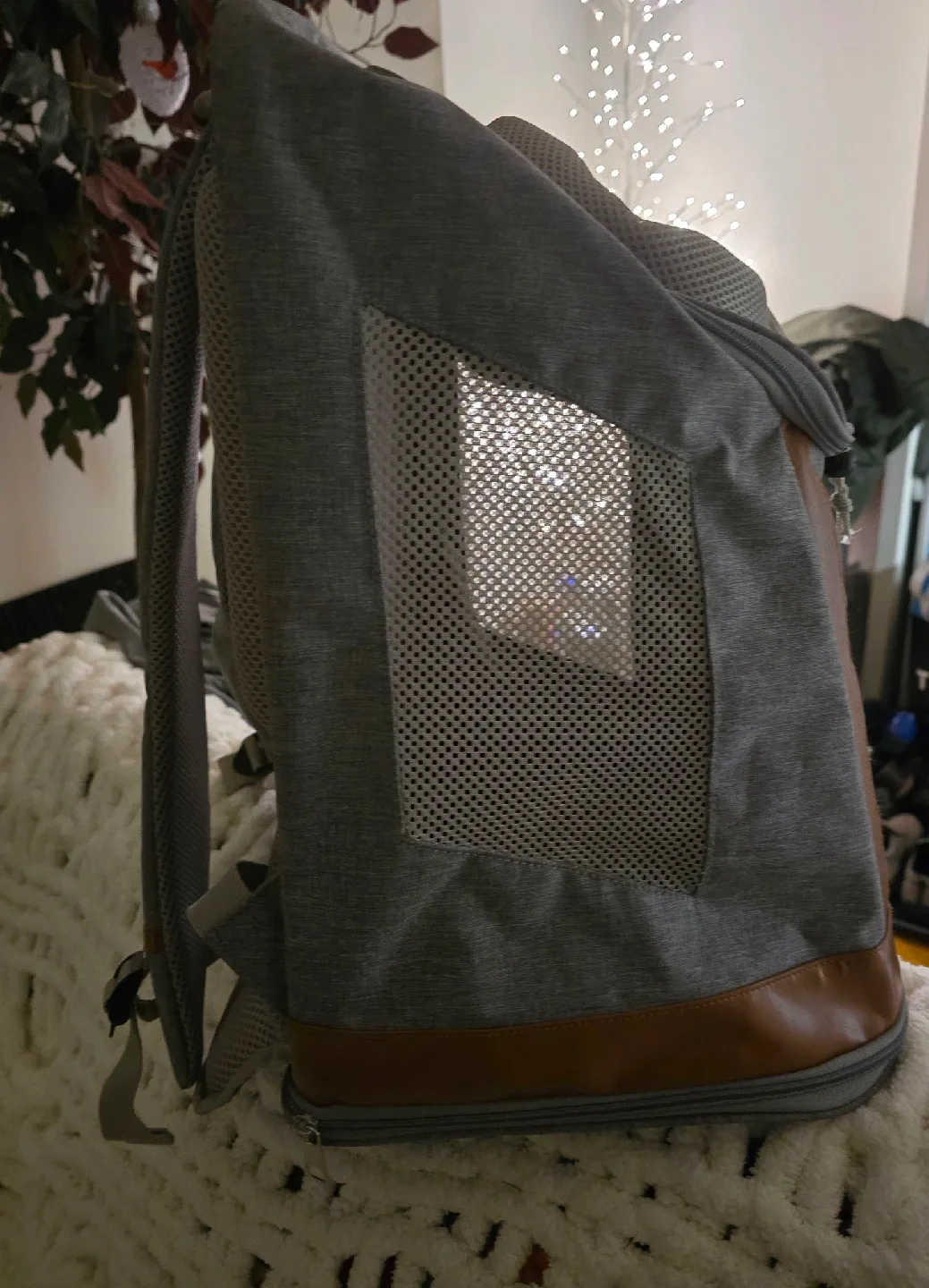 Bailey & Bella Day Tripper Grey Backpack Carrier image indicator(3)