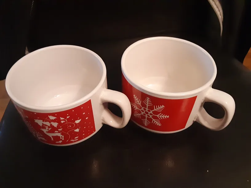 Set of 2 Large Christmas Cups image indicator(5)