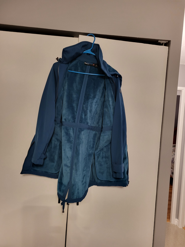 Reduced SwissTech Teal Blue Softshell Jacket Size Small - photo 3