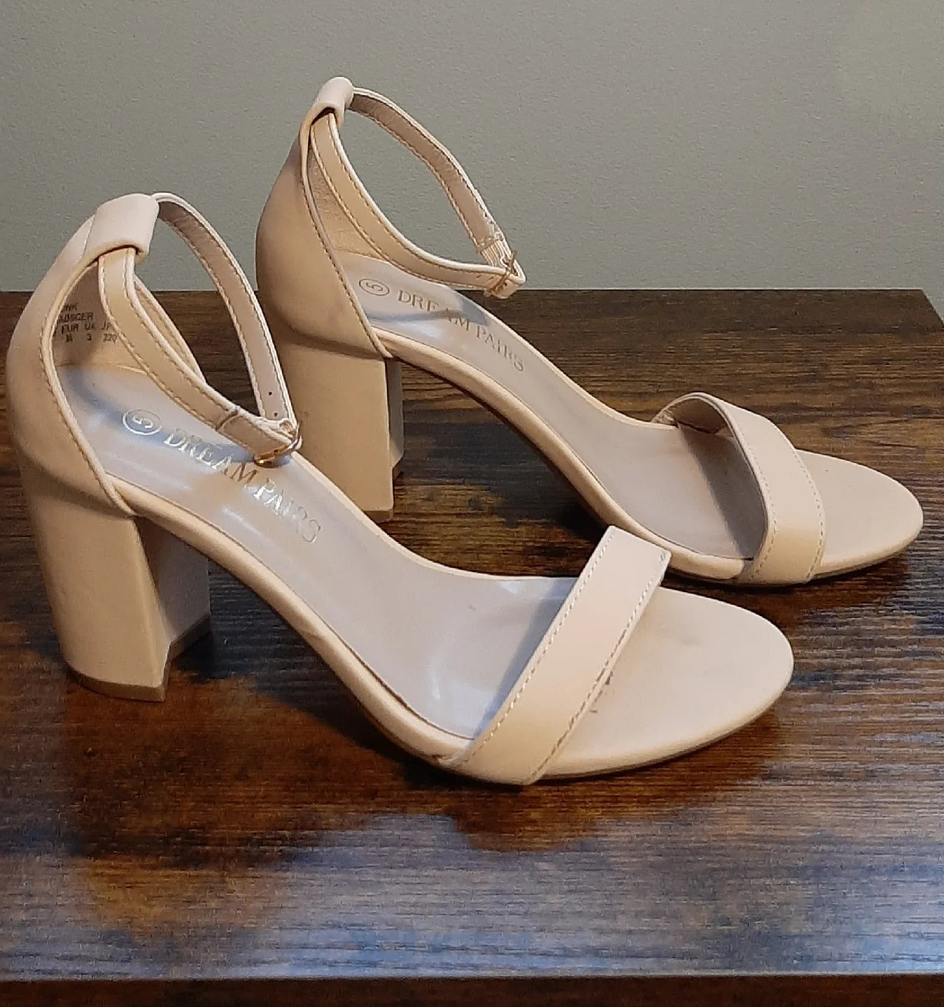 Dream Pairs Beige Heels - Size 5 image indicator(2)