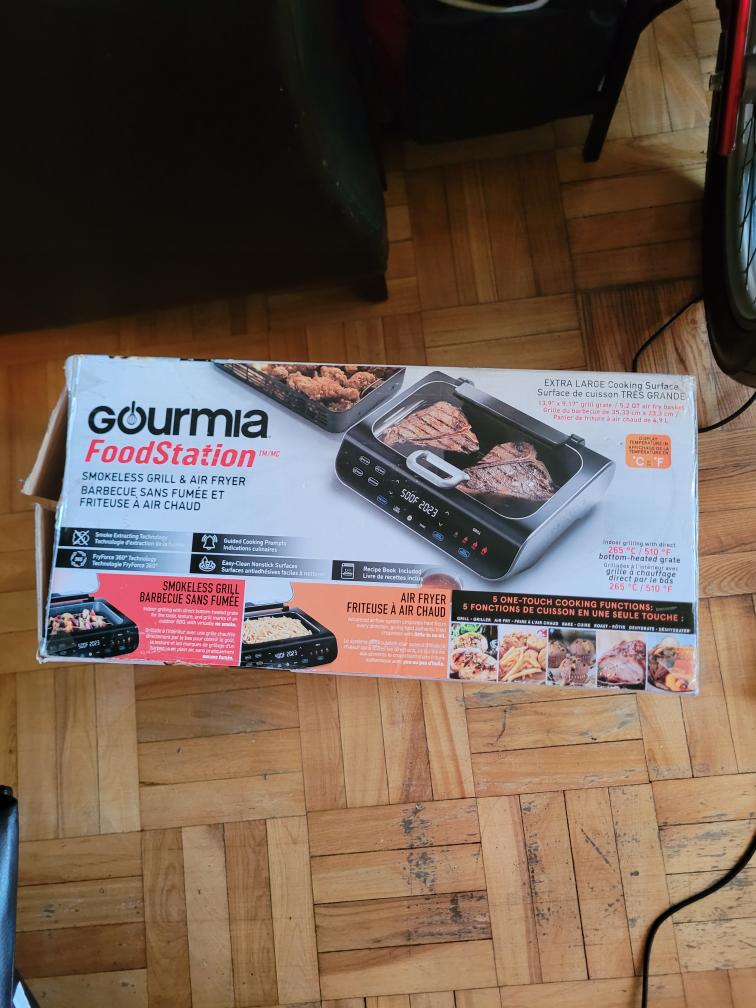 Gourmia FoodStation Smokeless Grill & Air Fryer - NEW