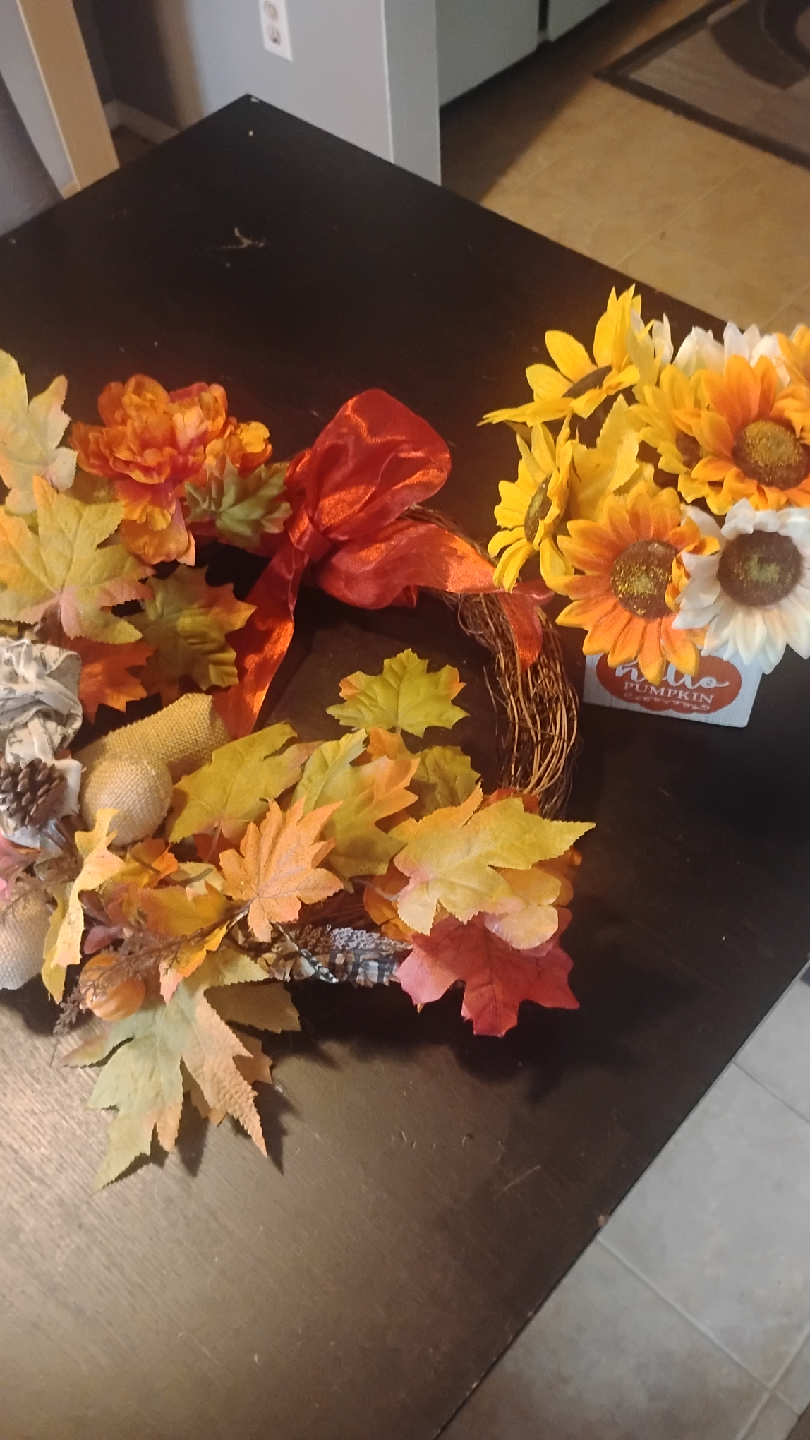 Fall Wreath & Sunflower Arrangement🥕