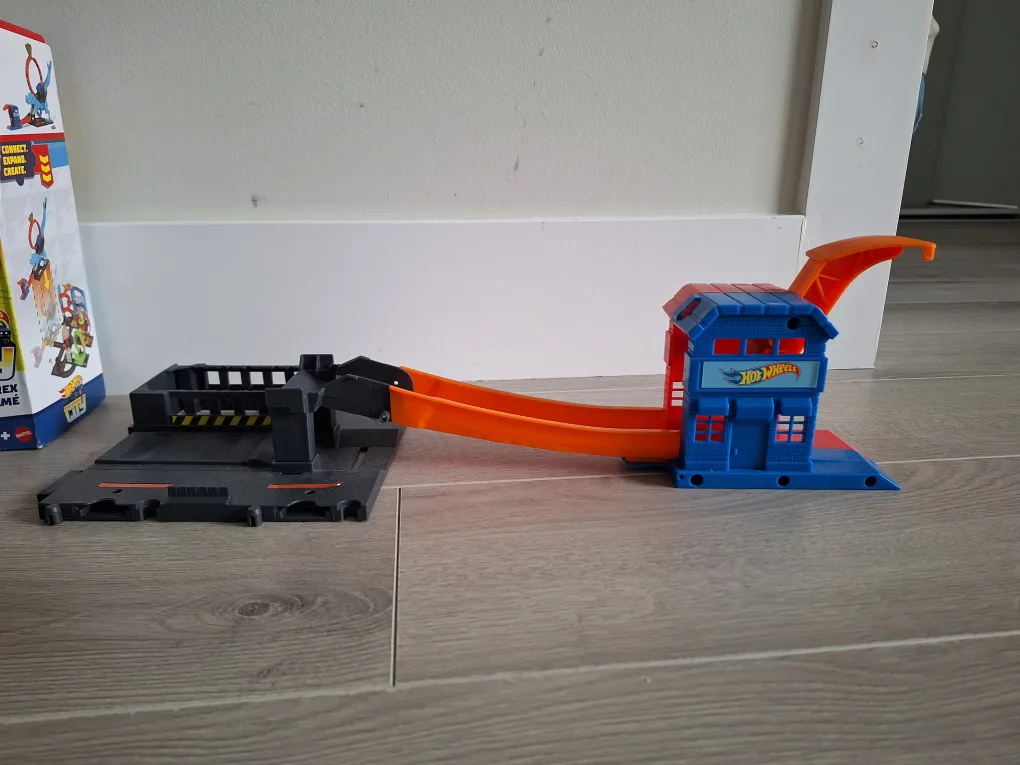 Hot Wheels City T-Rex Chomp Down Track Set 🥕 image indicator(3)