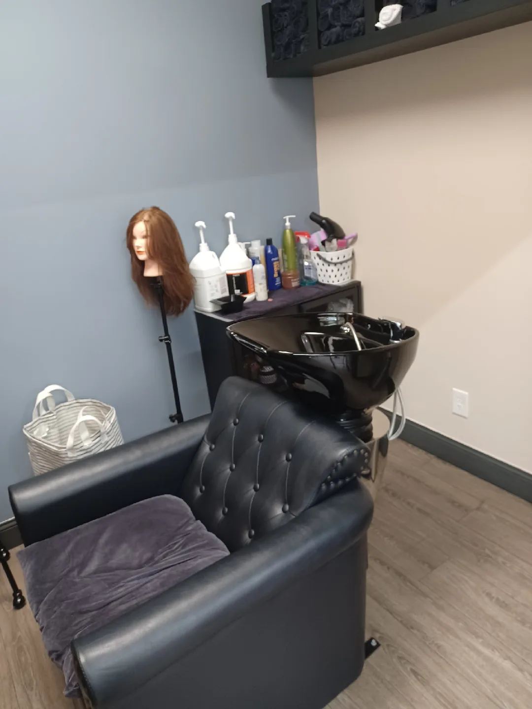 alquilo silla en salon de belleza bayridge 11209 84st image indicator(5)