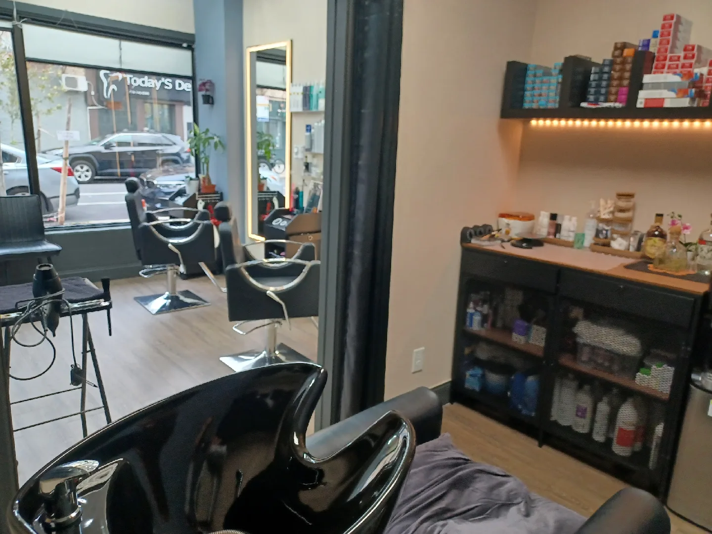 alquilo silla en salon de belleza bayridge 11209 84st image indicator(6)