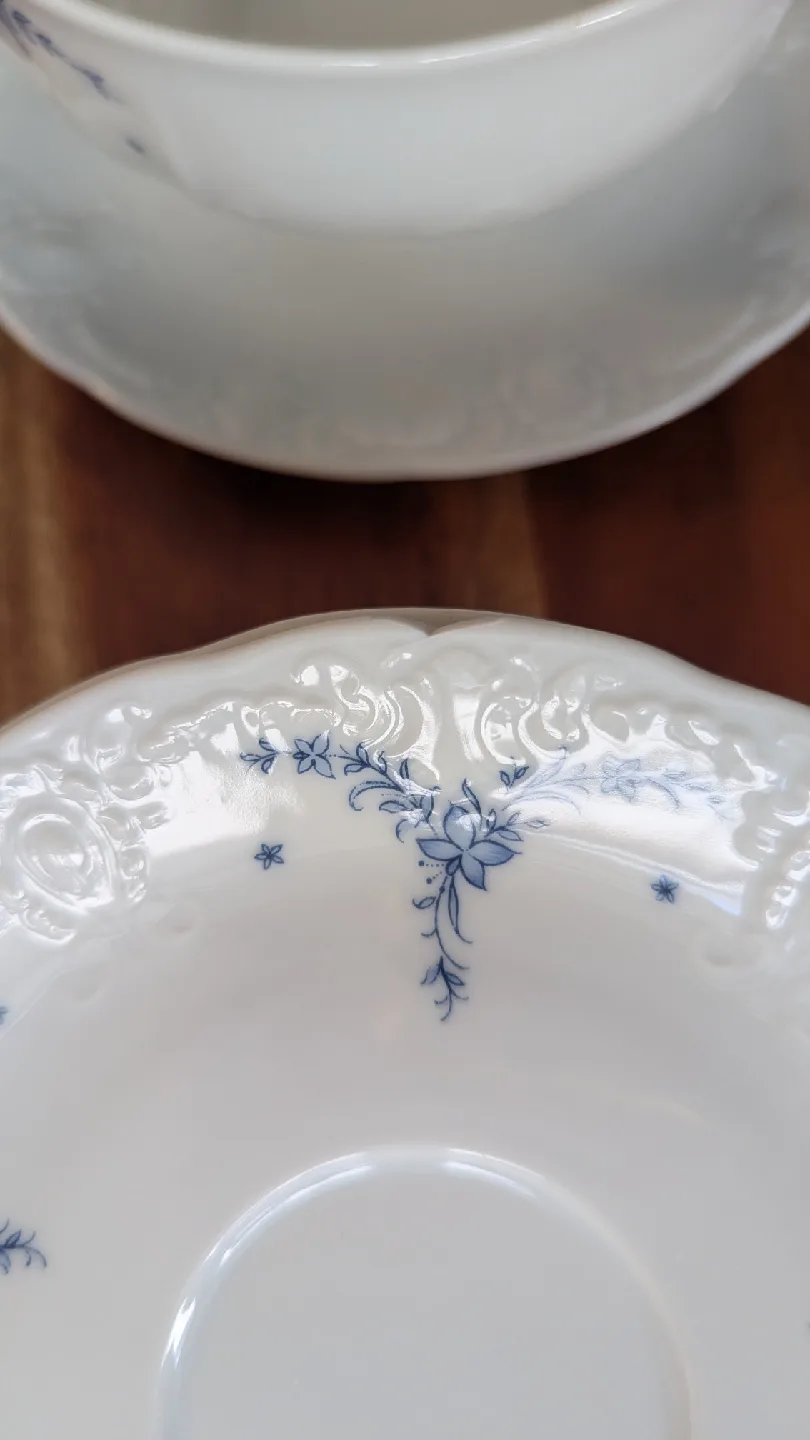 Vintage Mitterteich Bavaria "Monte Carlo" 33-Piece Porcelain Set image indicator(5)