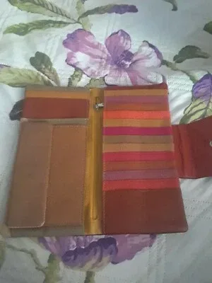 Leather Wallet for her with lots of pockets image indicator(3)