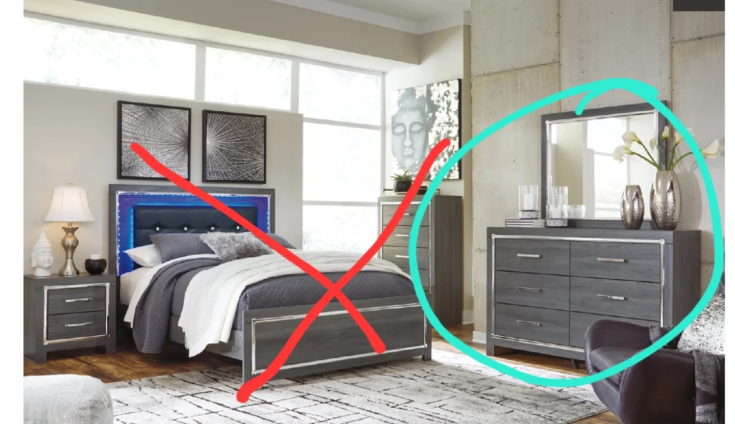 Lodanna Queen Panel Bed Mirrored Dresser image indicator(2)