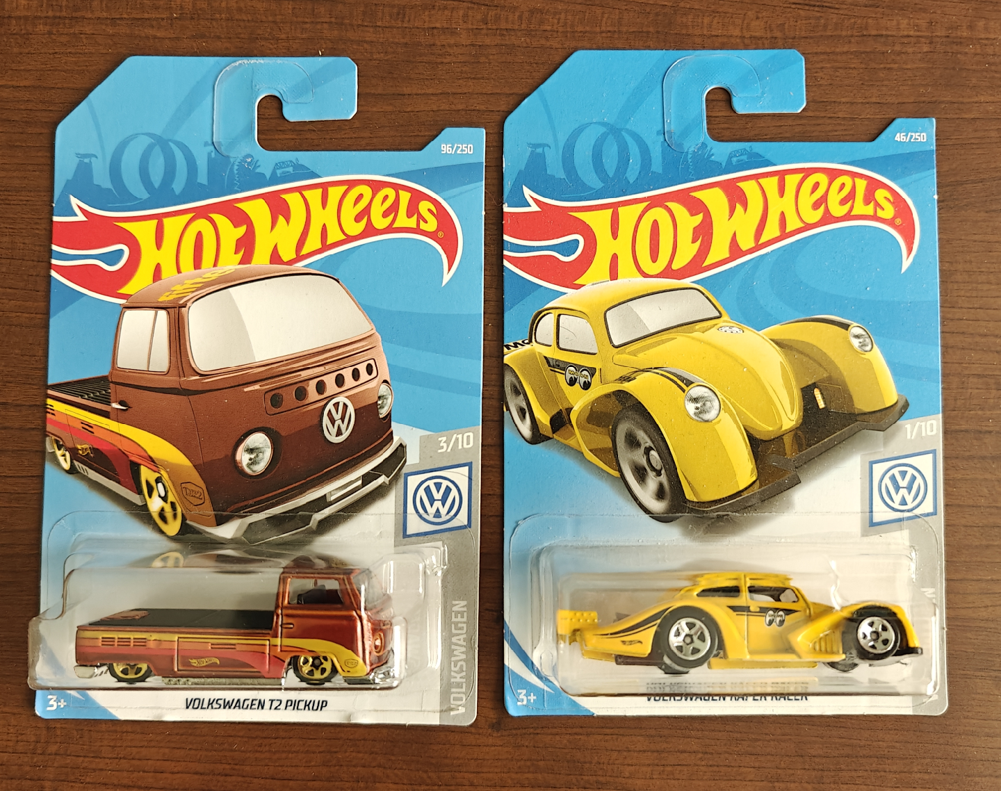 Hot Wheels Volkswagen T2 Pickup & Kafer Racer