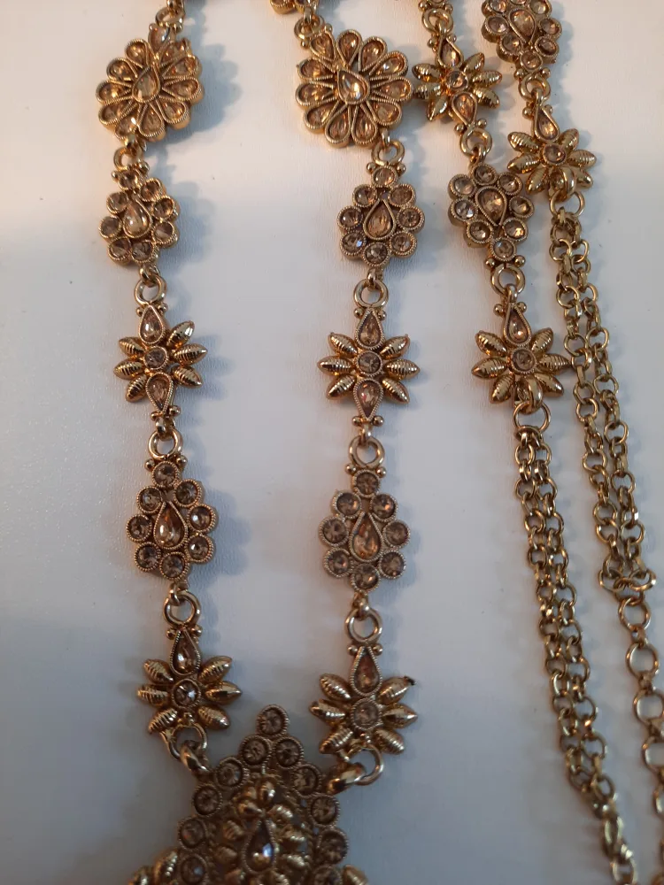 Gold-tone Statement Necklace image indicator(9)