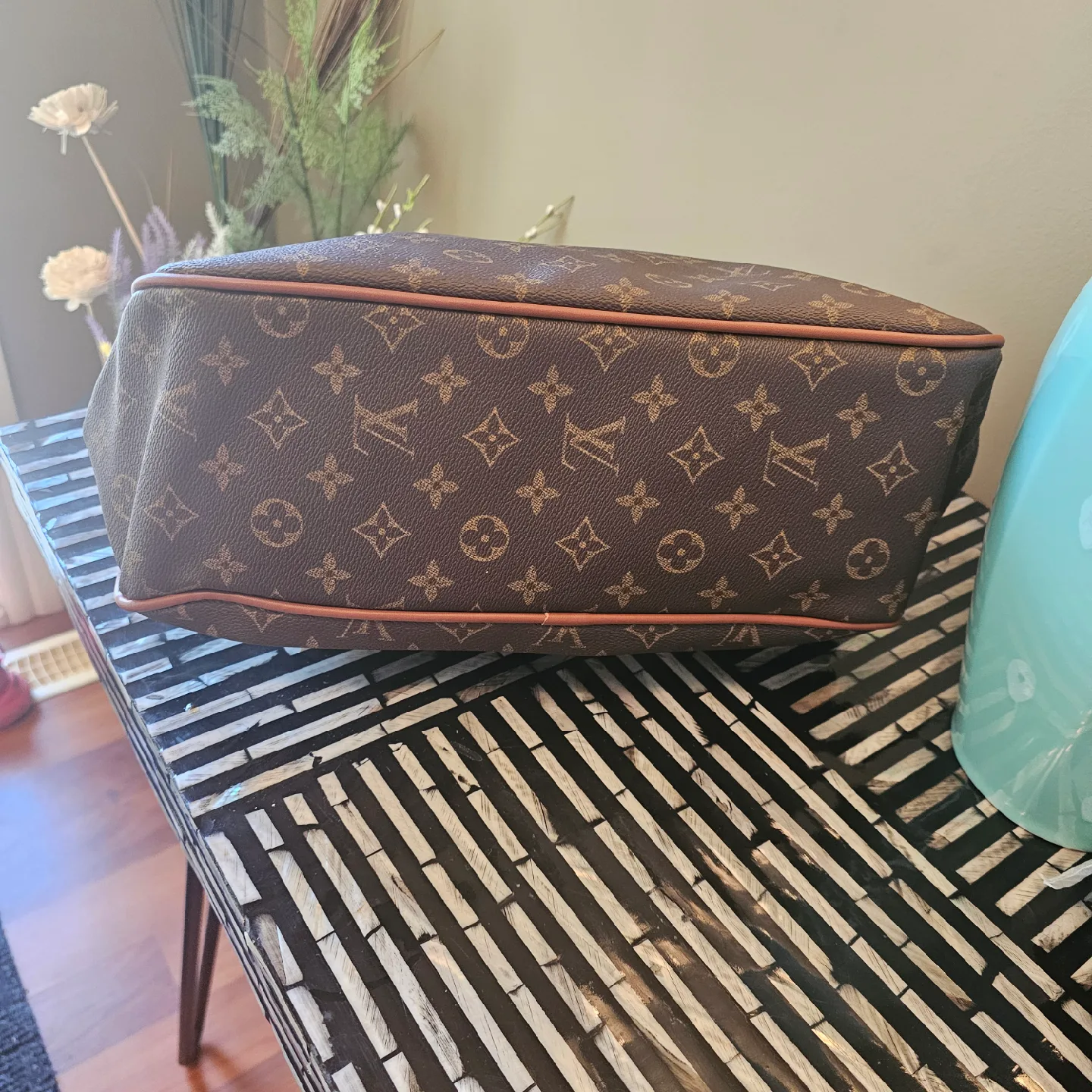 Louis Vuitton Brown Monogram Shoulder Bag image indicator(2)