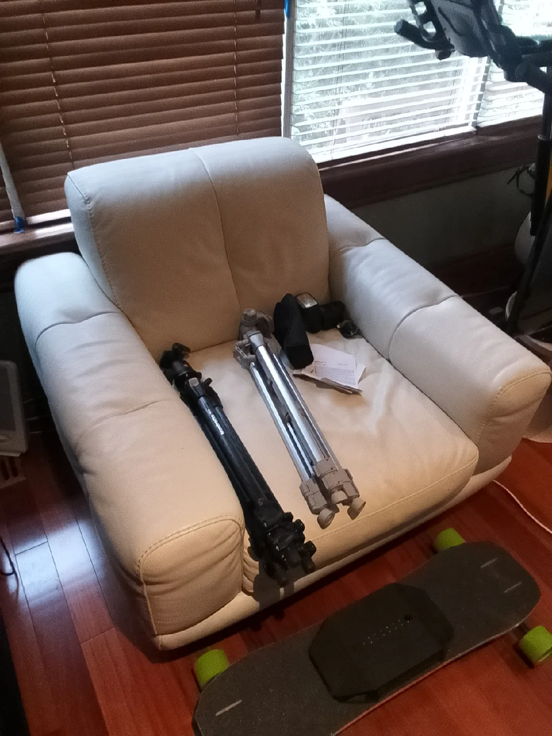 (eviction sale) everything must go (1 day Oct 20 Monday) image indicator(2)