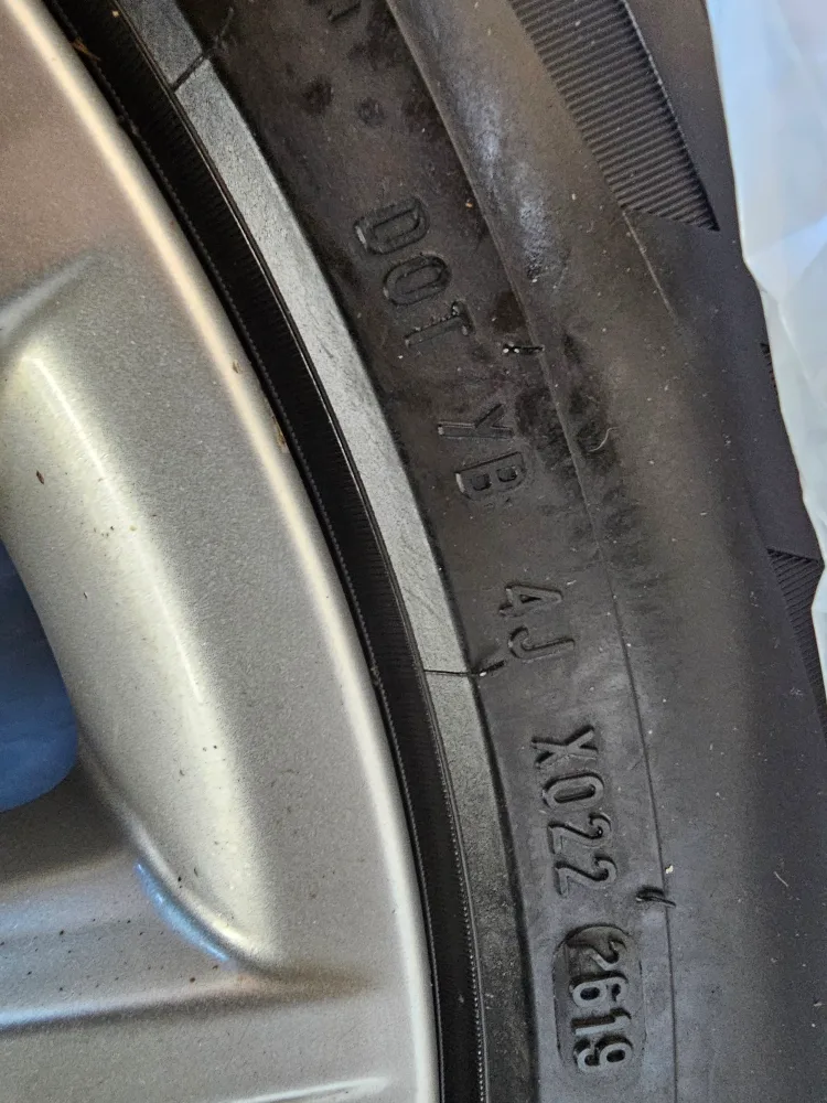 245 45 R18 Pirelli winter tires on BMW wheels 5x120 image indicator(4)