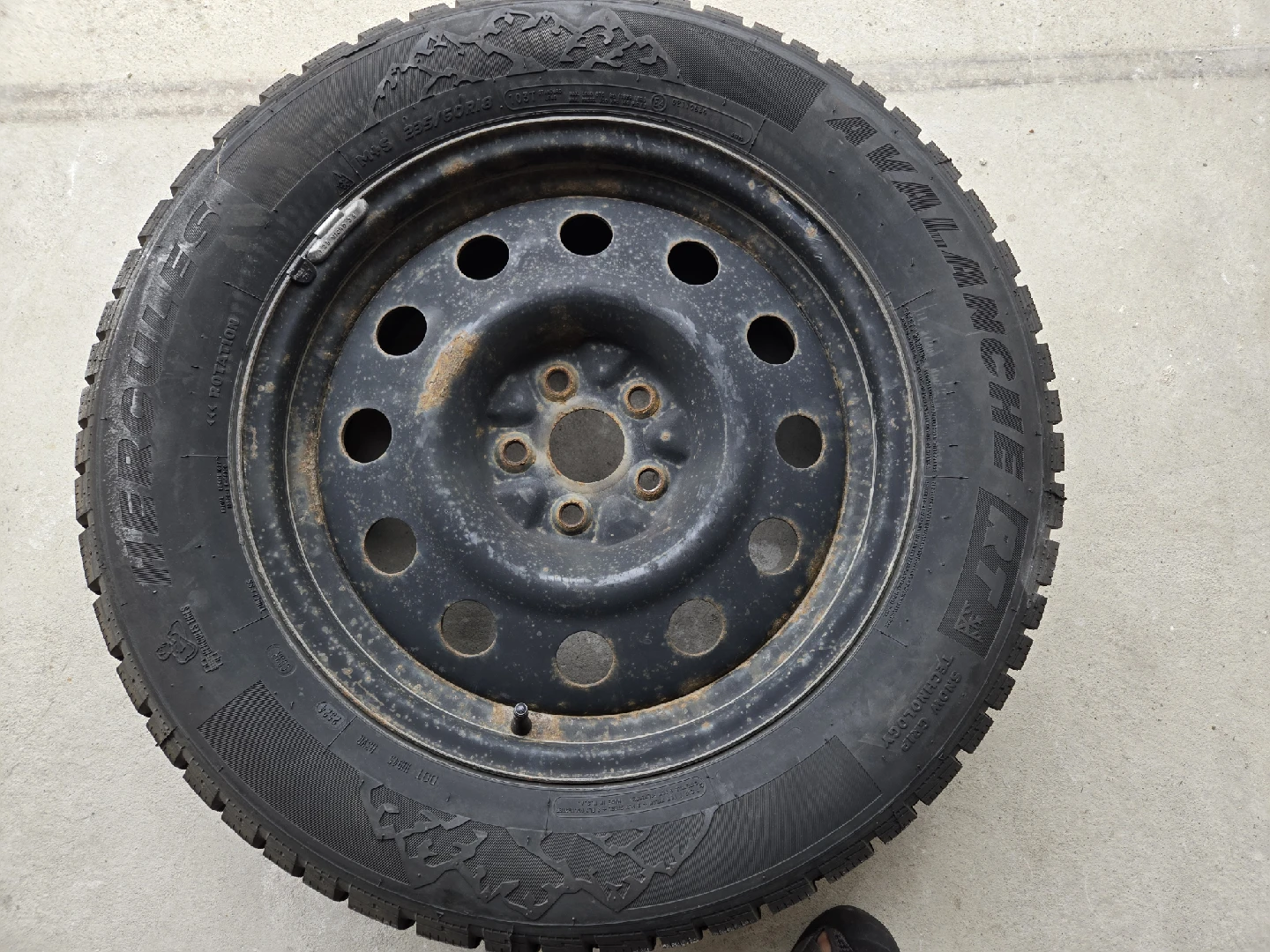 Hercules Avalanche RT Winter Tires 235/60R18 - photo 3