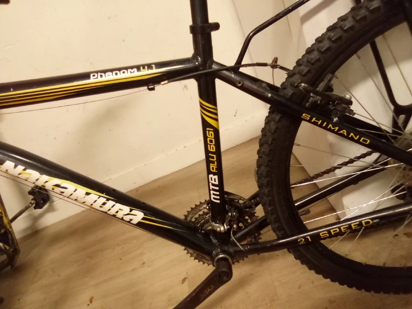 Nakamura Phenom 4.1 Mountain Bike - 21 Speed image indicator(4)