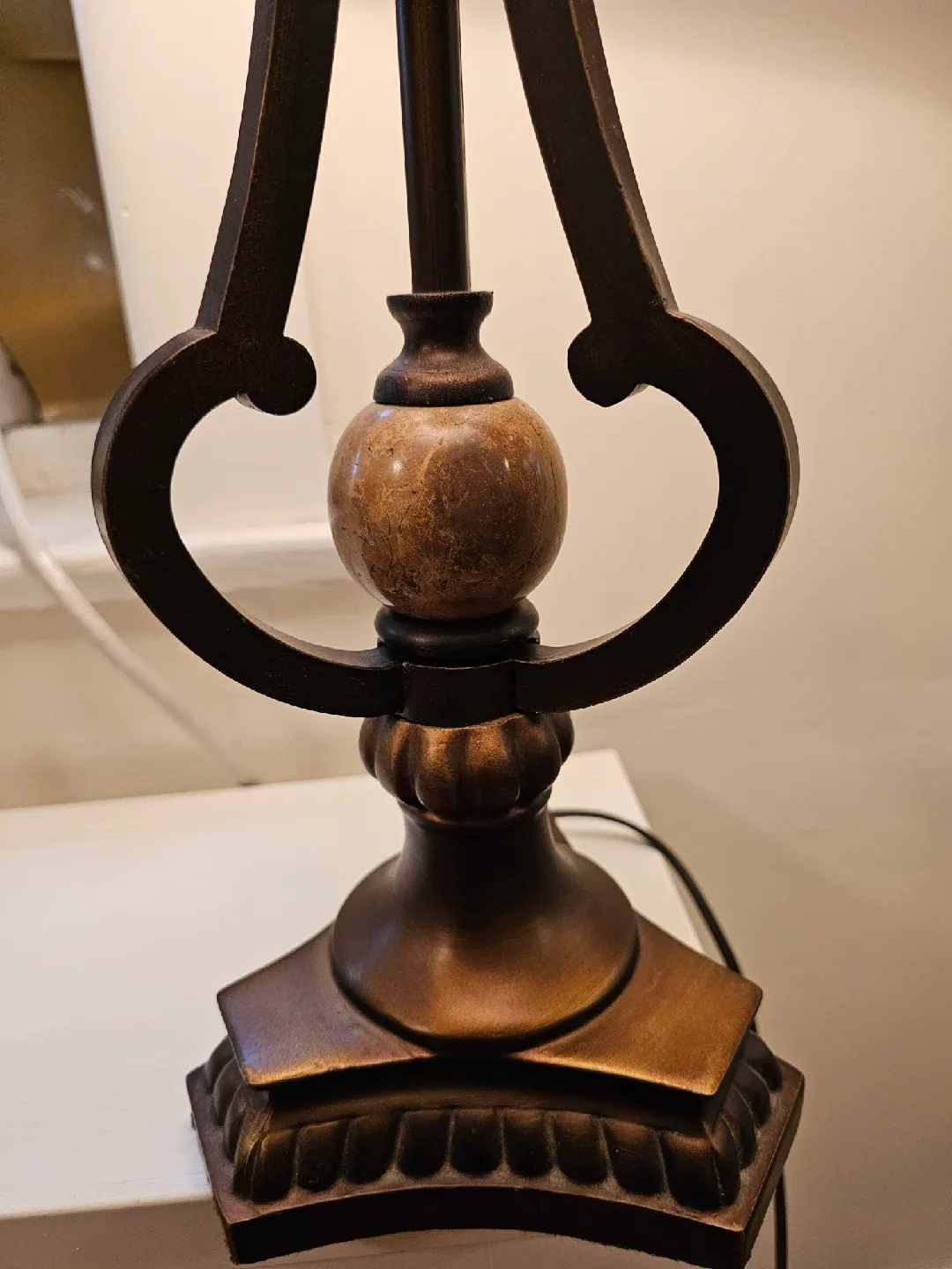 Antique brass table lamps / Beautiful! image indicator(3)