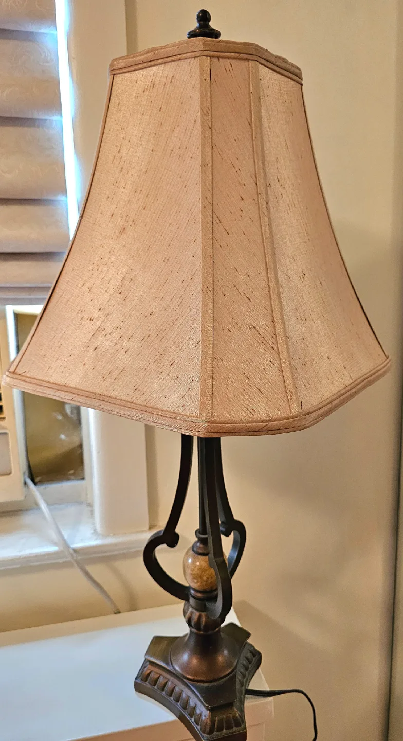 Antique brass table lamps / Beautiful! image indicator(5)