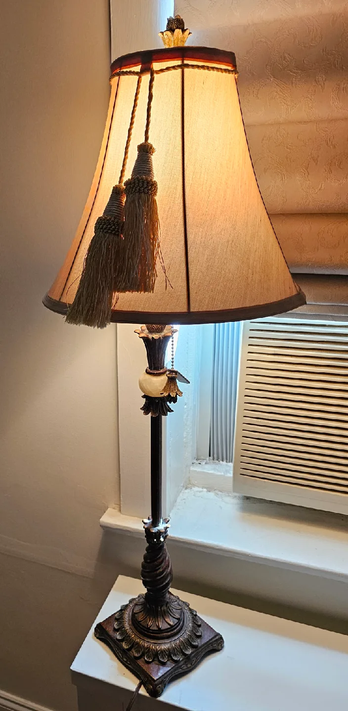 Antique brass table lamps / Beautiful! image indicator(10)