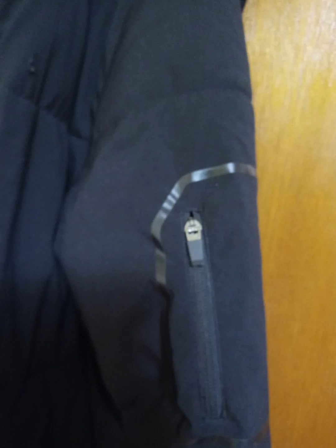 JACK&JONES Black Puffer Jacket - Size M image indicator(3)