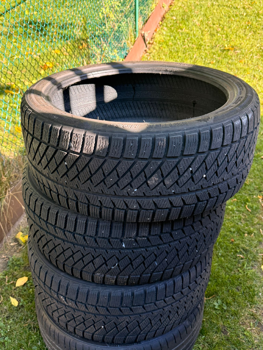 Set of 4 Haida Winter HD687 Tires 235/40R19