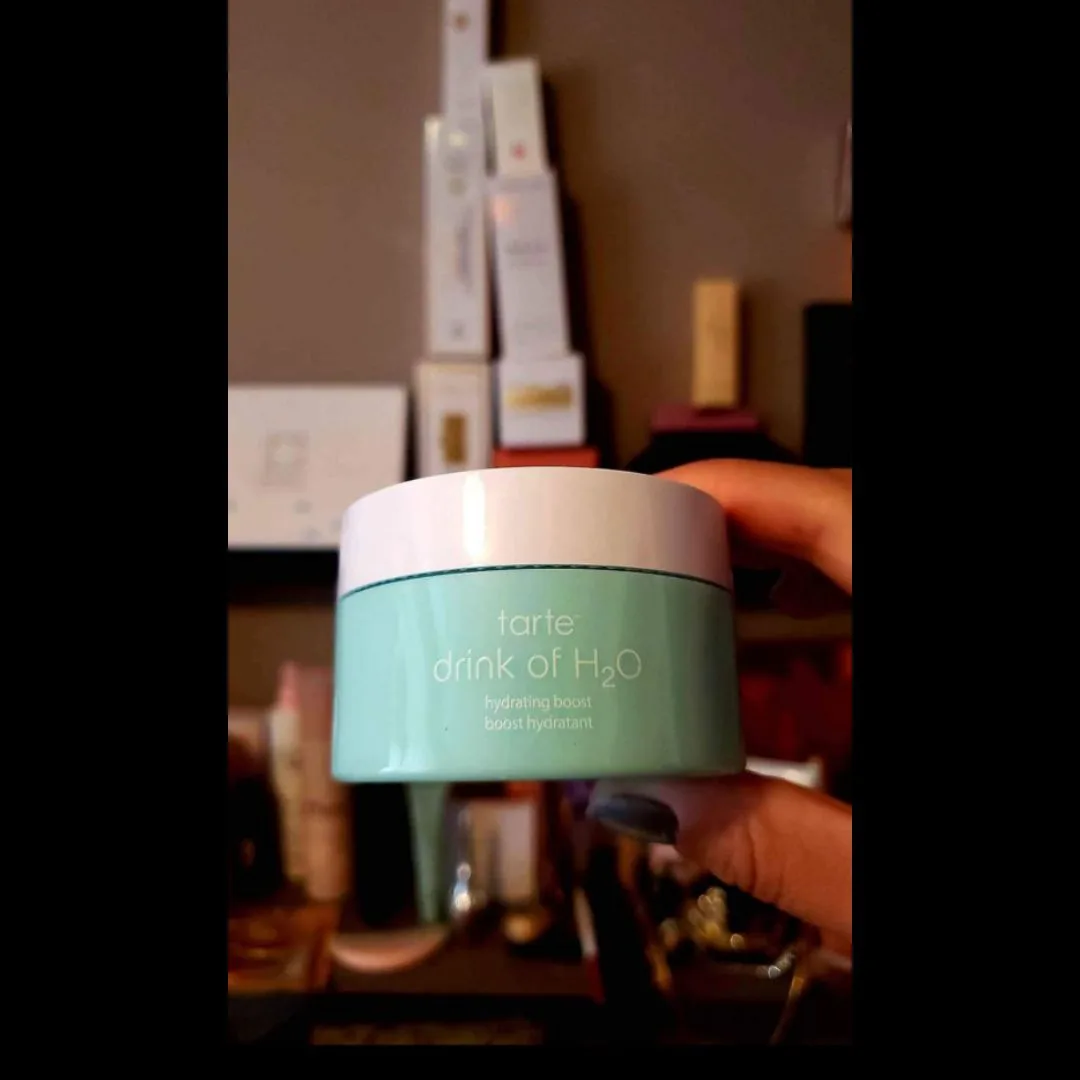 *Tarte* drink of H2O Hydrating Boost Moisturizer image indicator(2)