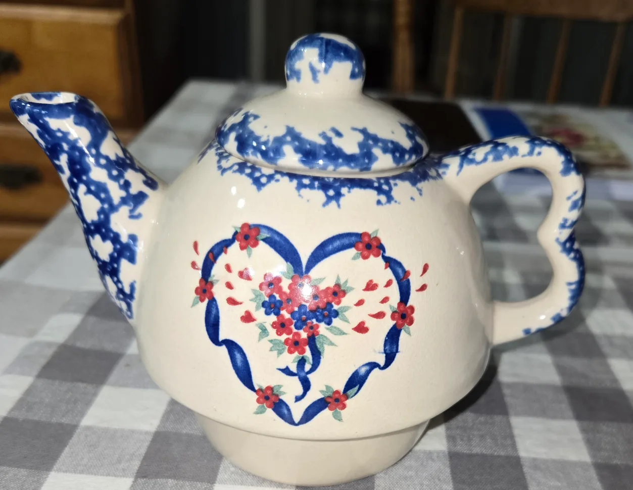 Ceramic Teapot with Heart Design thumbnail