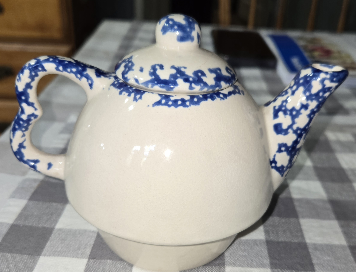 Ceramic Teapot with Heart Design - photo 2