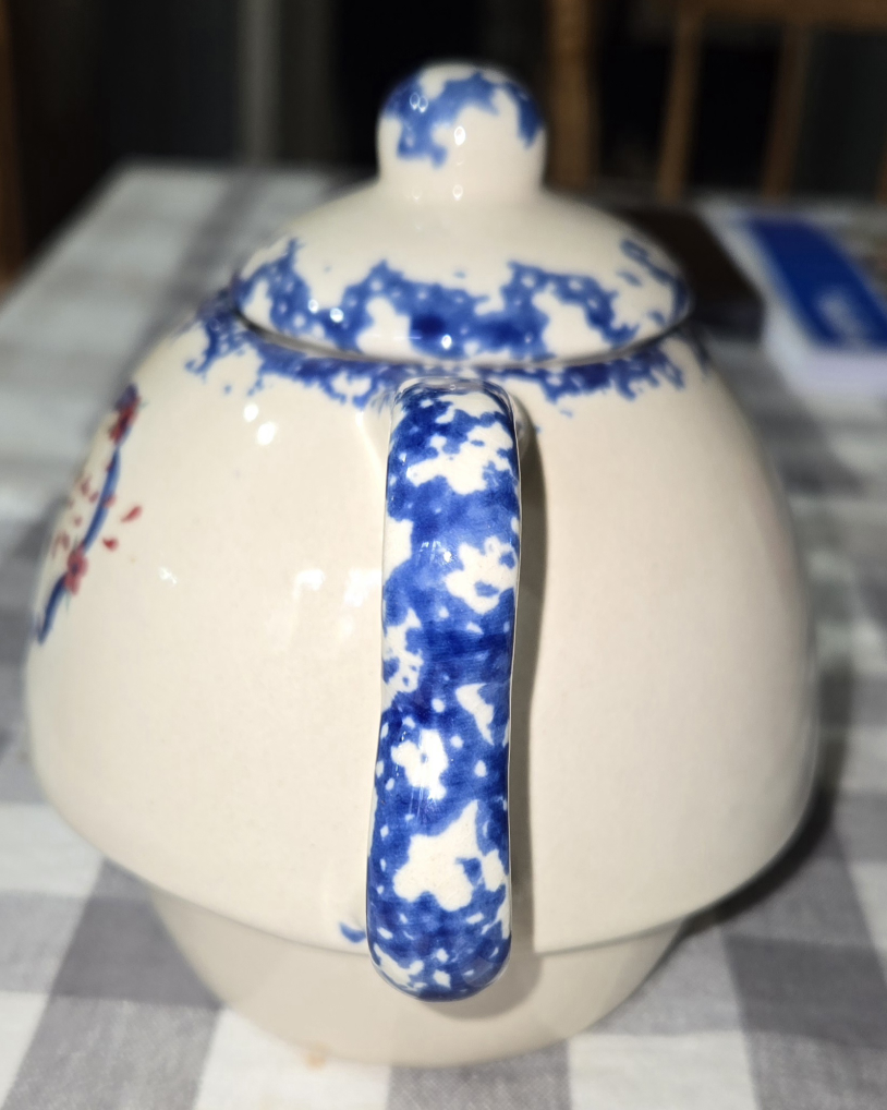 Ceramic Teapot with Heart Design - photo 3