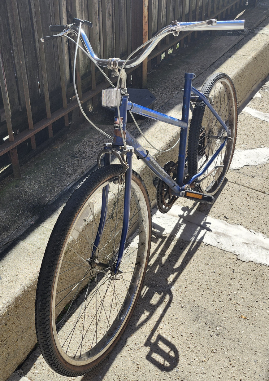 Huffy bike 17 3/4 frame 26 wheels 5 speed For parts or repair - photo 2