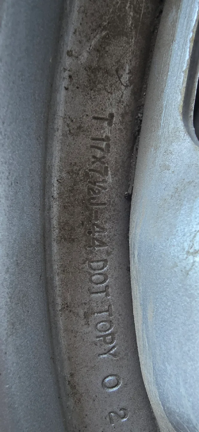 Ford 17x7.5 Steel Rim Wheel image indicator(3)