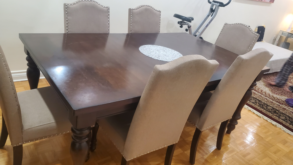 Dining Table with 6 Upholstered Chairs