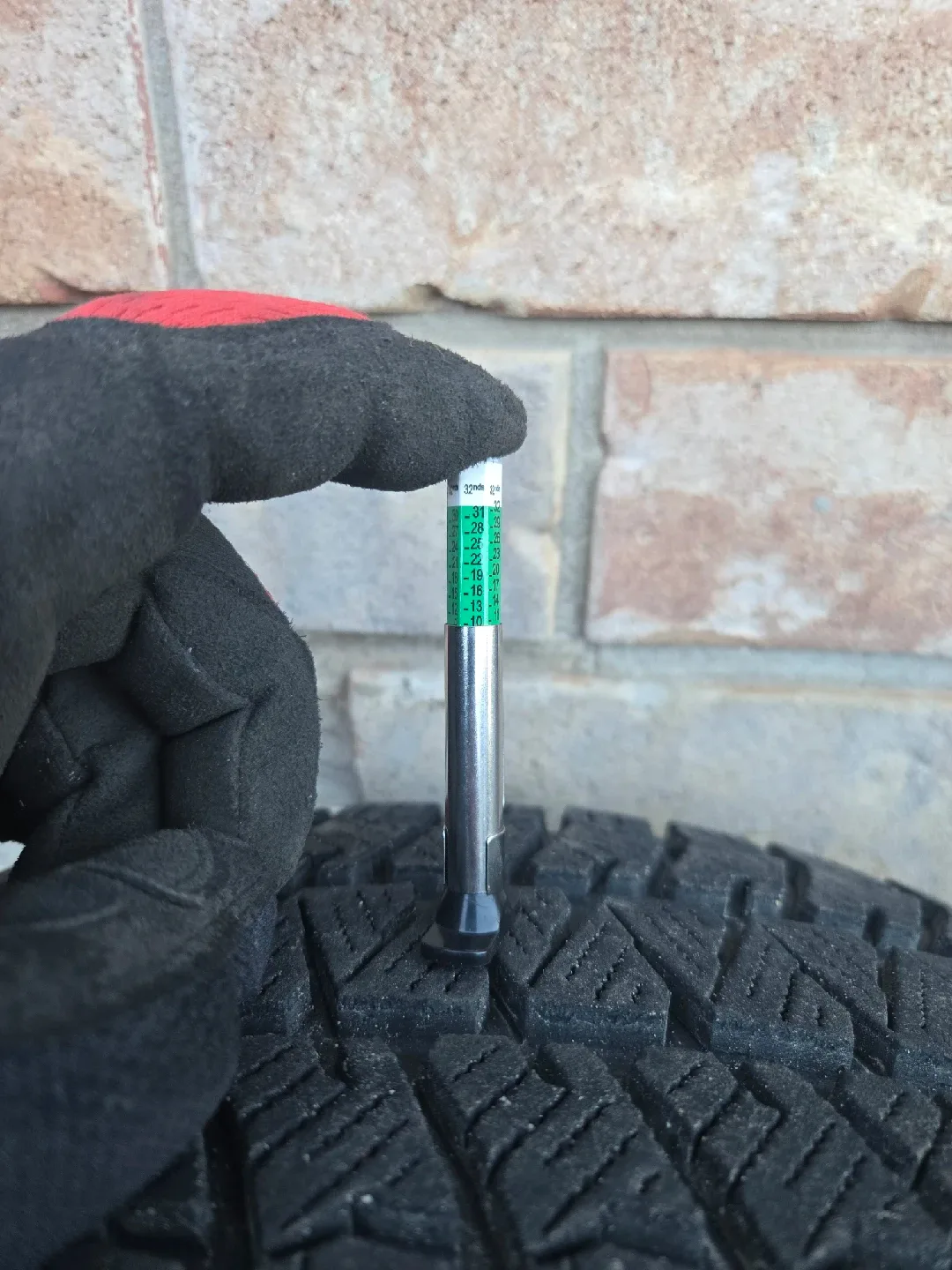 Bridgestone Blizzak WS90 Winter Tires - 205/65R16 image indicator(8)