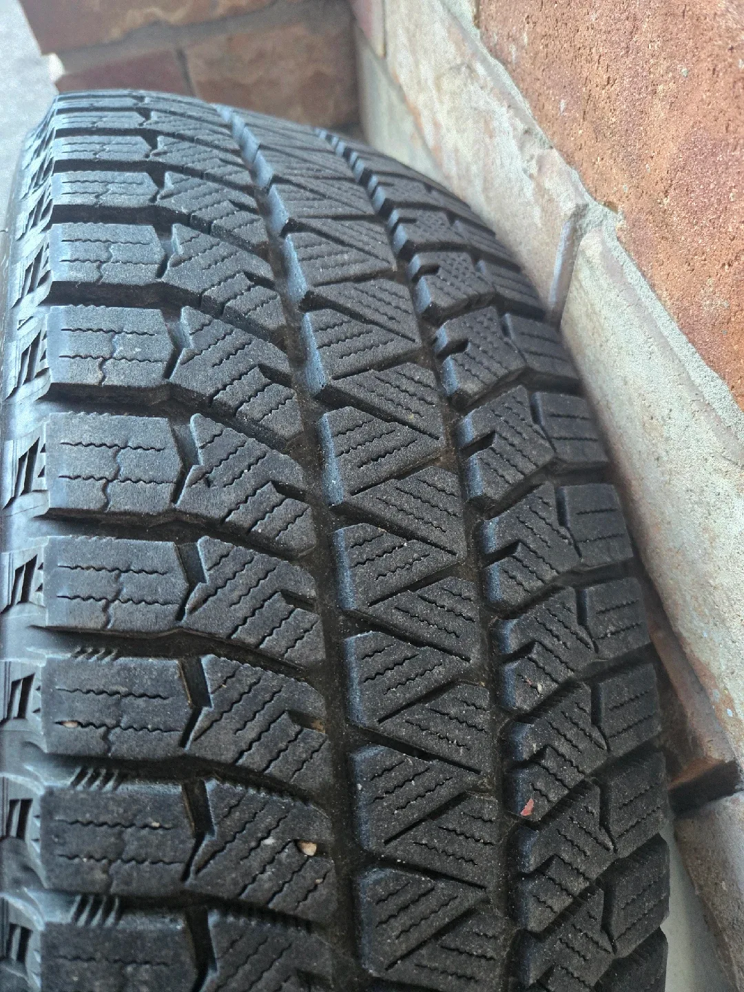 Bridgestone Blizzak WS90 Winter Tires - 205/65R16 image indicator(10)