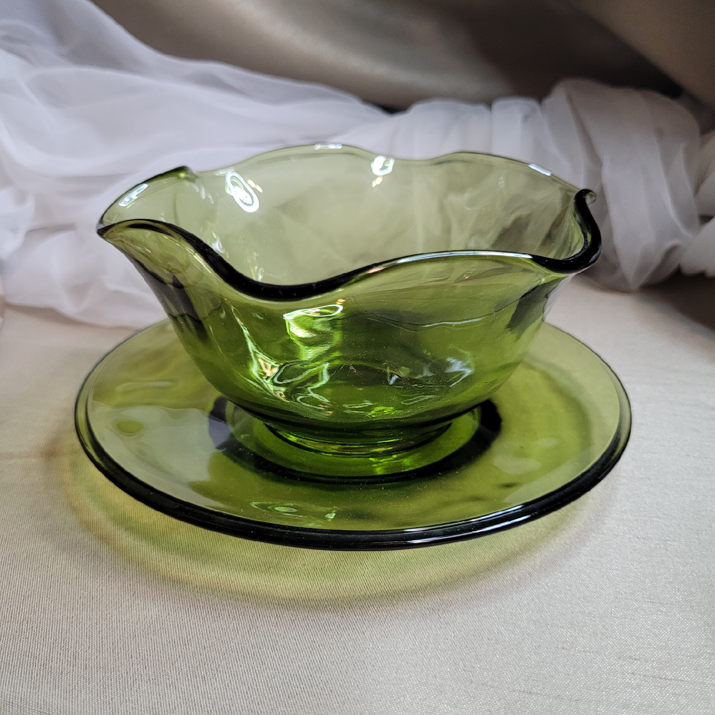 Vintage Indiana Glass Ruffled 2 pc Olive Green Set