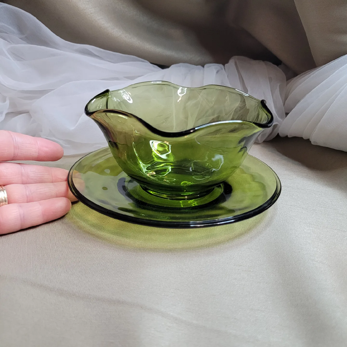 Vintage Indiana Glass Ruffled 2 pc Olive Green Set image indicator(3)