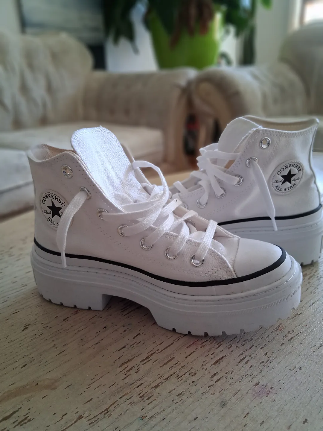 Converse Chuck Taylor All Star Lift Platform High Top - Size 6 thumbnail