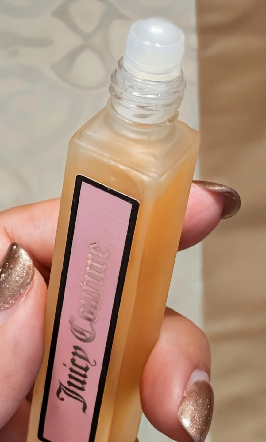 Beauty Travel Bundle: Dior J'adore, Olay, & Juicy Couture image indicator(5)