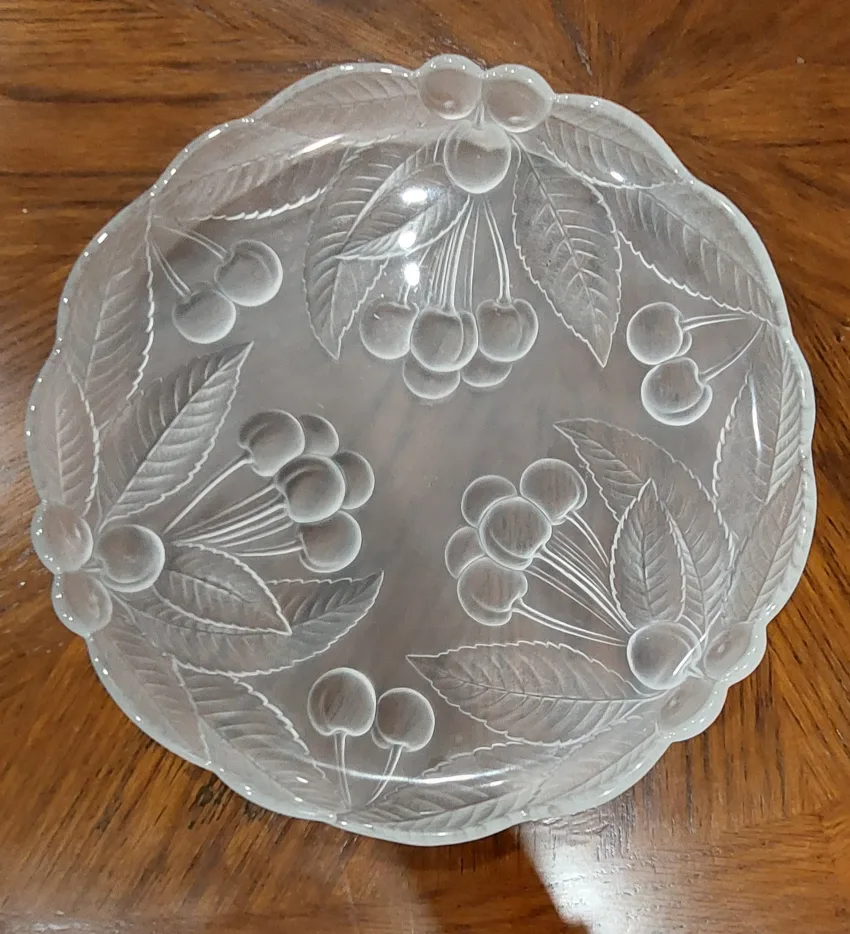 Cherry Plate - Like New image indicator(2)