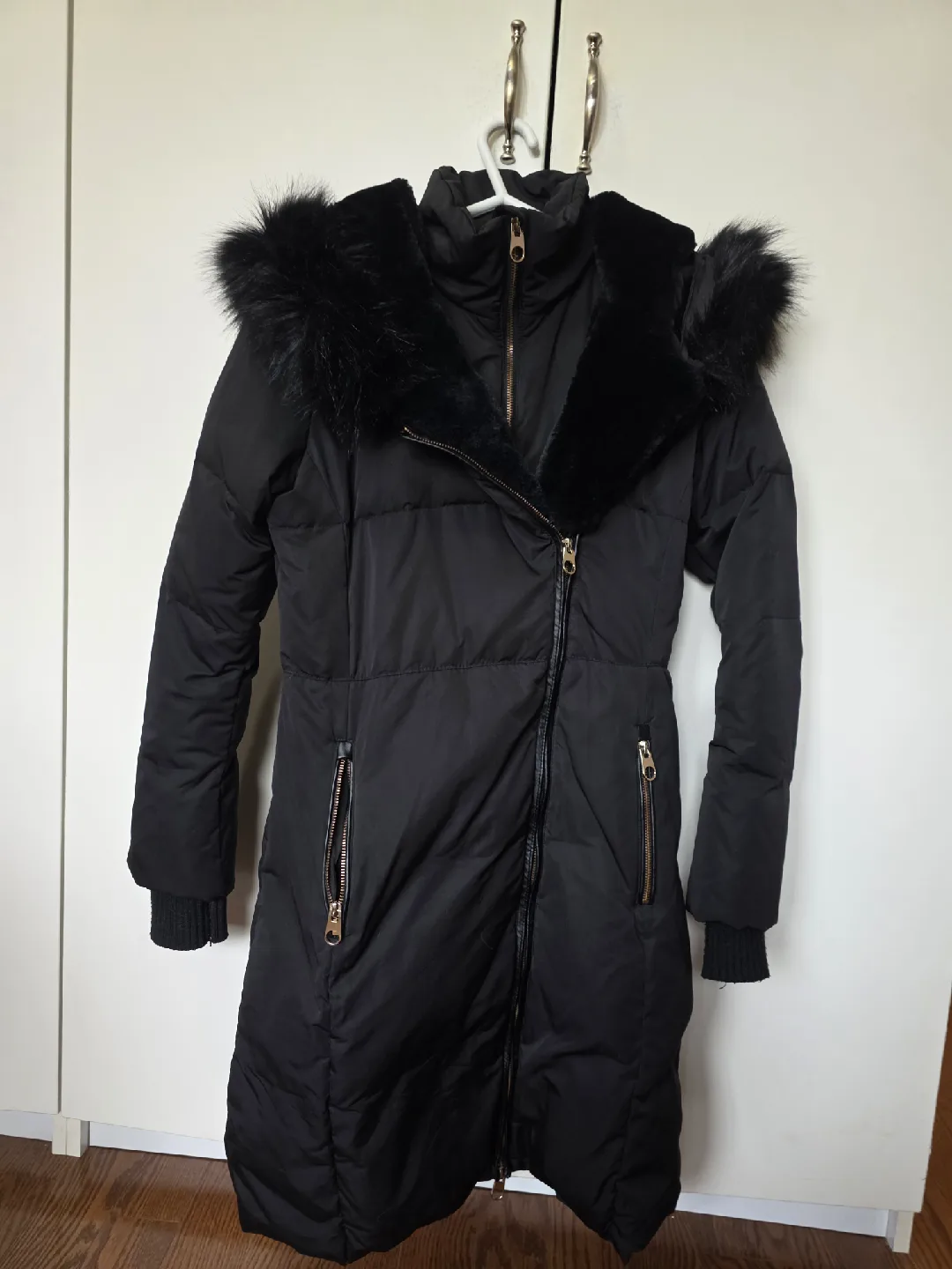 Zara Basic Outerwear Black Puffer Coat - Size S image indicator(2)