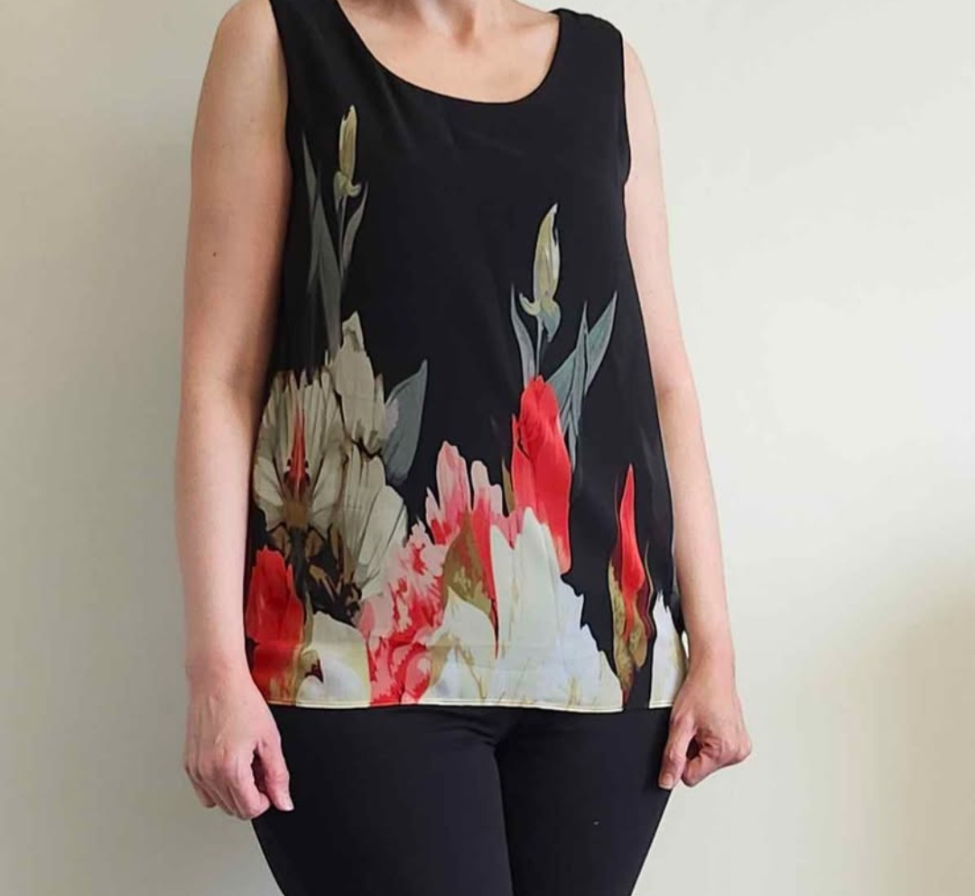 Floral Sleeveless Blouse (Small) Laura brand